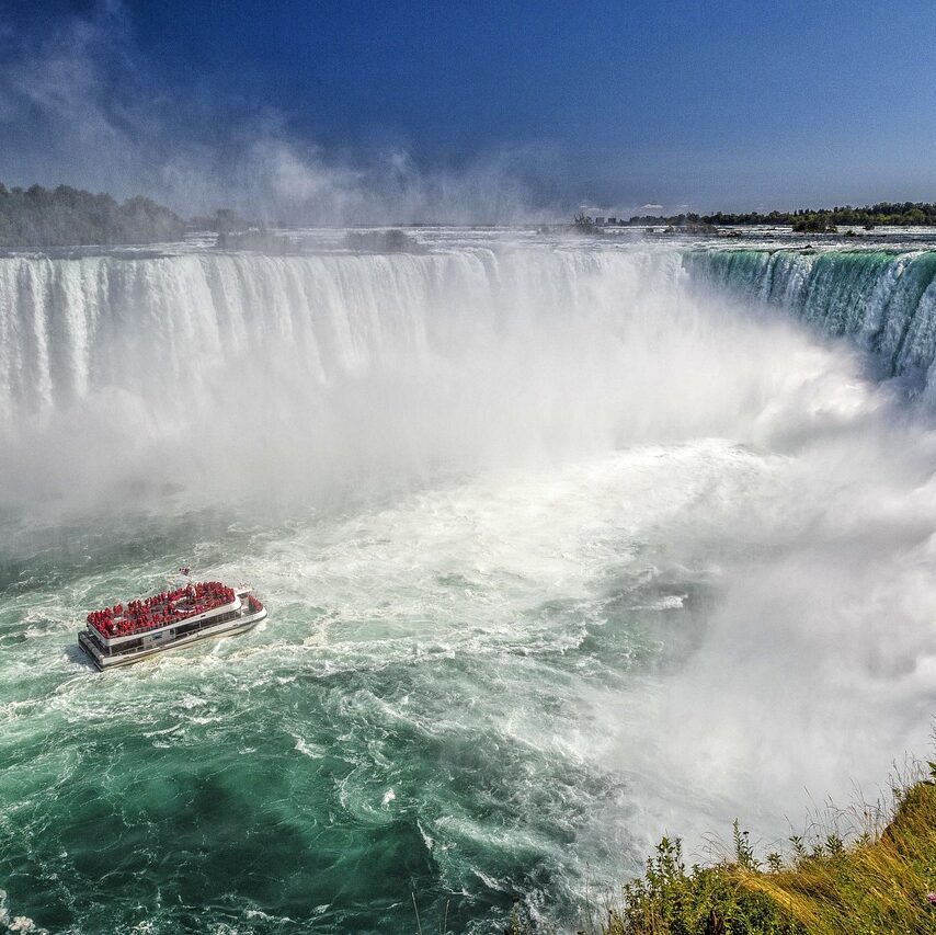 waterfall, boat, niagara falls-5050298.jpg
